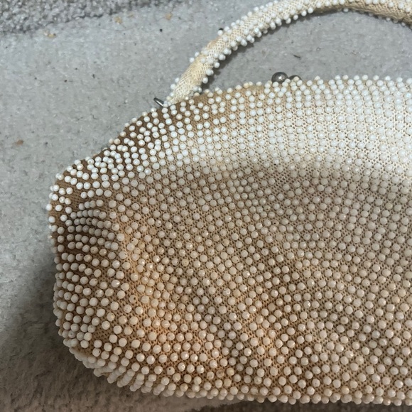 Vintage beaded handbag with clasp with pearl like embellishments - Picture 8 of 15